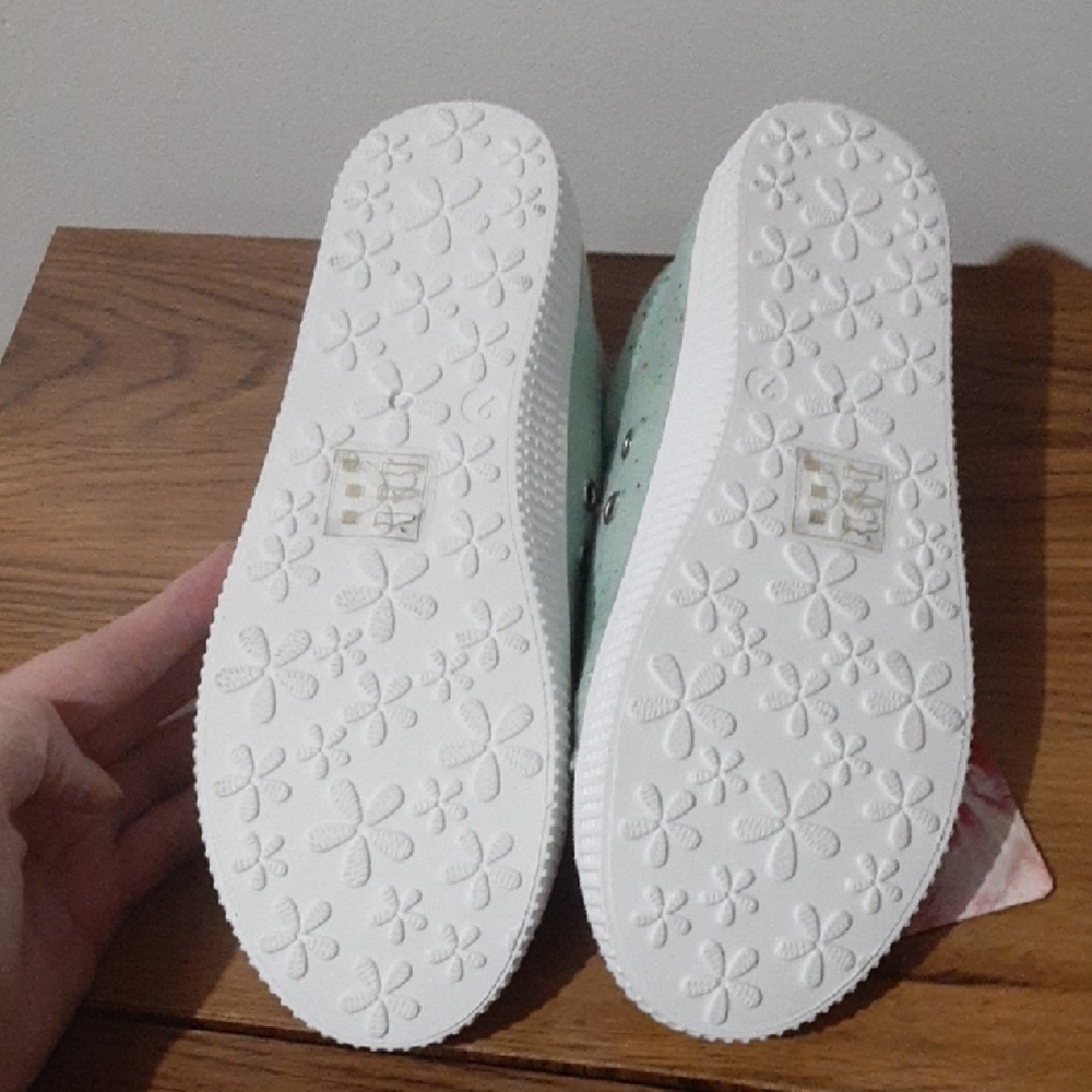 Mint Green Sneakers with White Accents - Picture 7 of 8